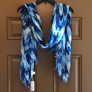 NWT Blue houndstooth scarf